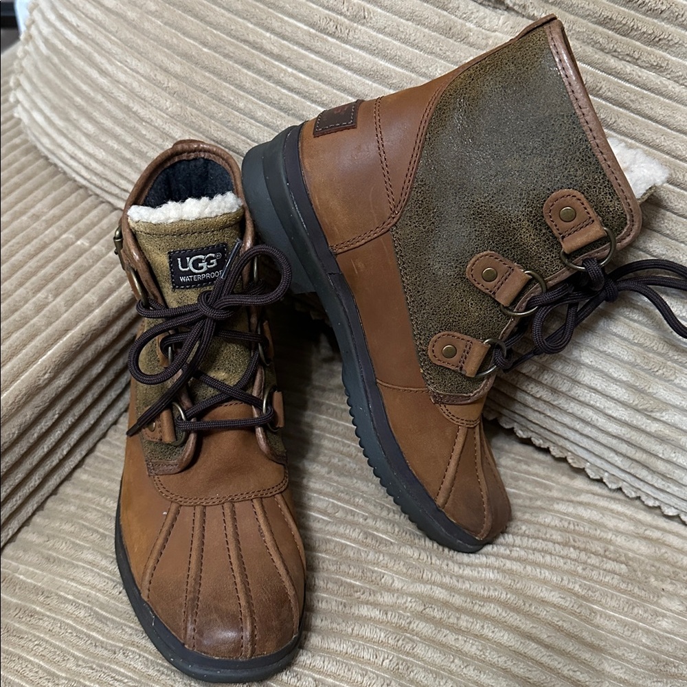 UGG Cecile Waterproof Duck Boots Sz 6.5